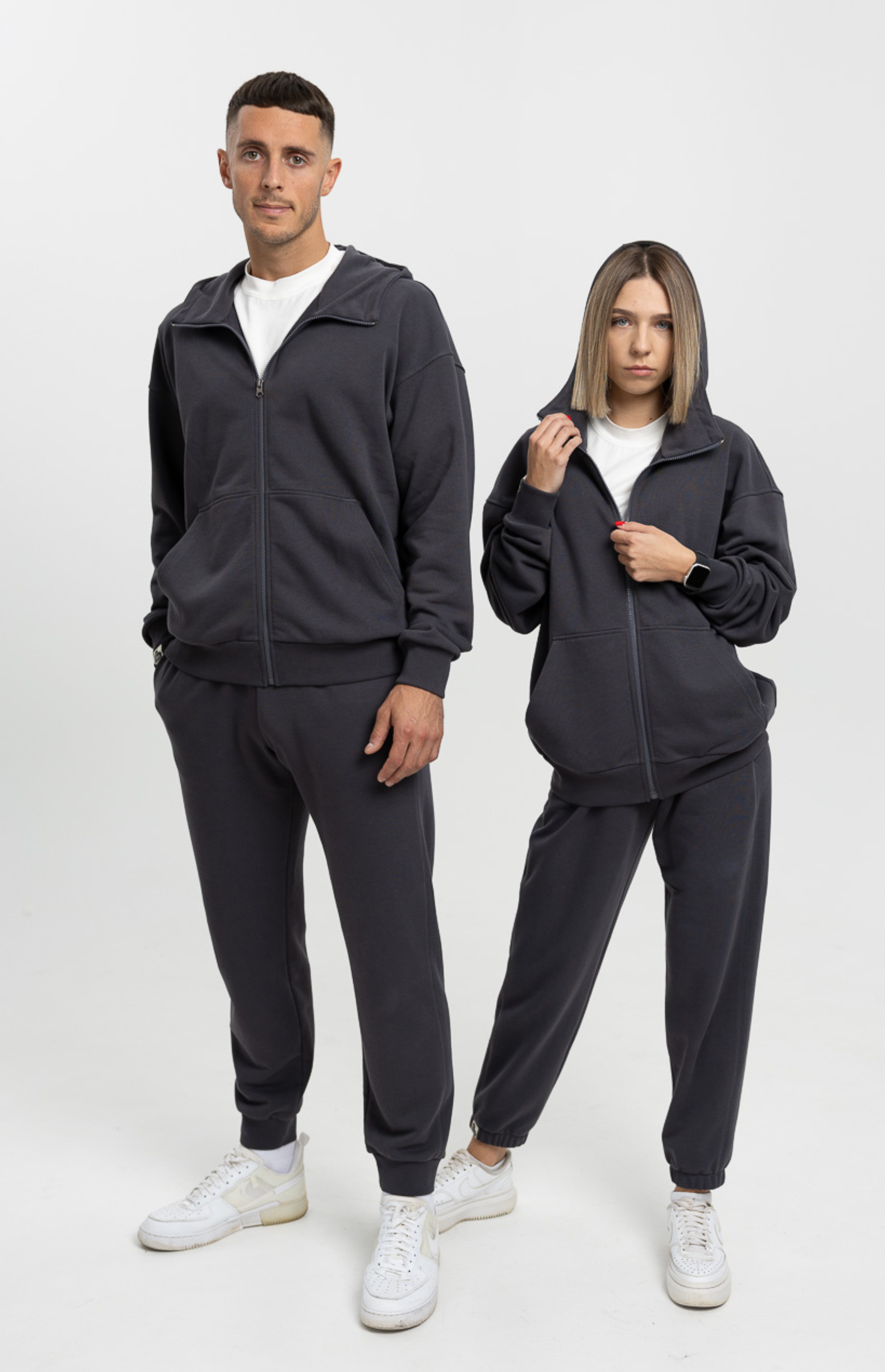 Organinės medvilnės džemperis su gobtuvu ir užsegimu unisex